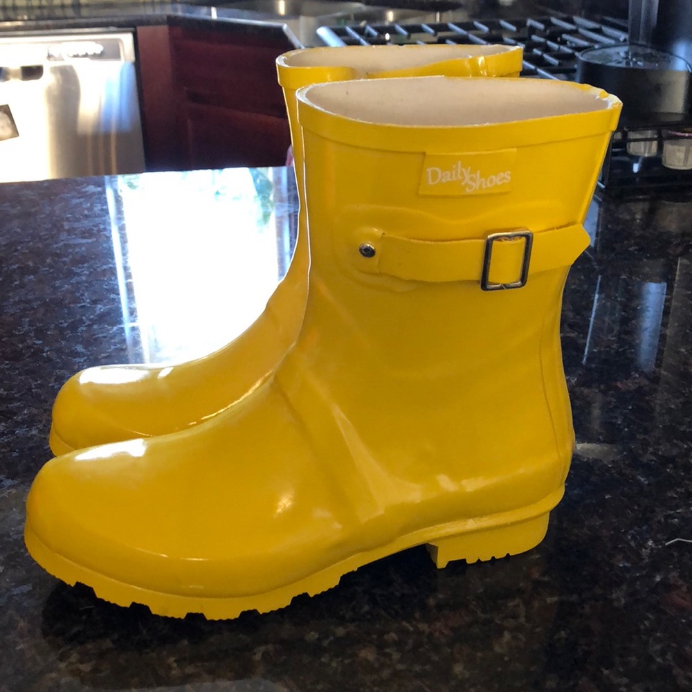 NWT Rain Boots